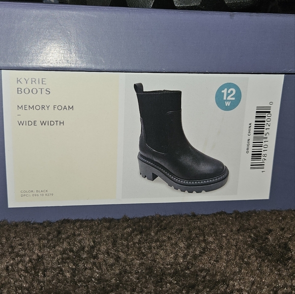 Universal Thread Women's Kyrie Chunky Heel Ankle Sock Boots size 13 - Picture 3 of 7